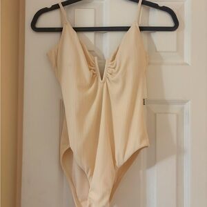 Sanctuary Swim V-Wire Lace-Up Back one piece, cream Women’s SM NWT